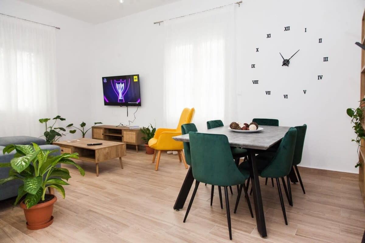 Beautiful New Apartment In Petralona Atene Esterno foto